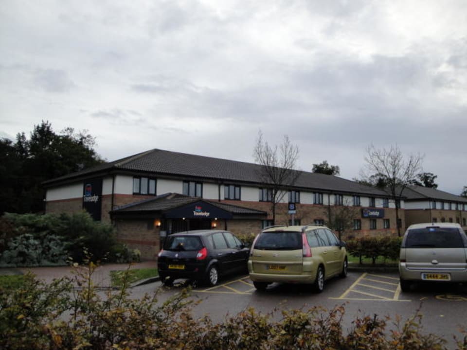 Wyglad zewnetrzny Travelodge Cambridge Fourwentways Hotel