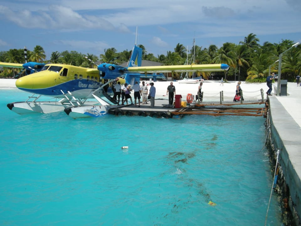 Anlegesteg Wasserflugzeuge Kuredu Island Resort & Spa