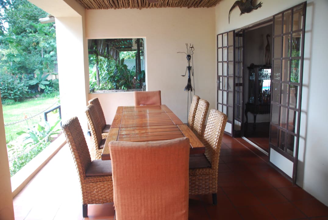 Eßtisch auf der Terrasse Hotel The Garden Lodge On The Chobe River