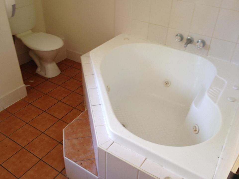 Badewann/Dusche Base Airlie Beach Resort