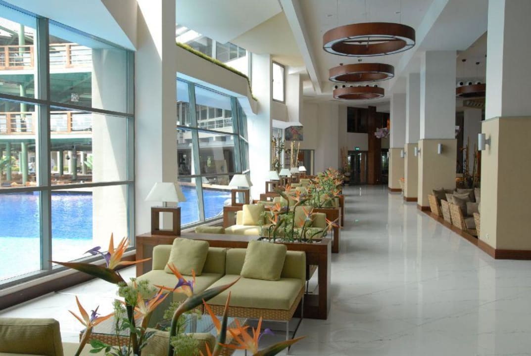 Oasis Bar im Hotel Limak Lara Deluxe Hotel & Resort