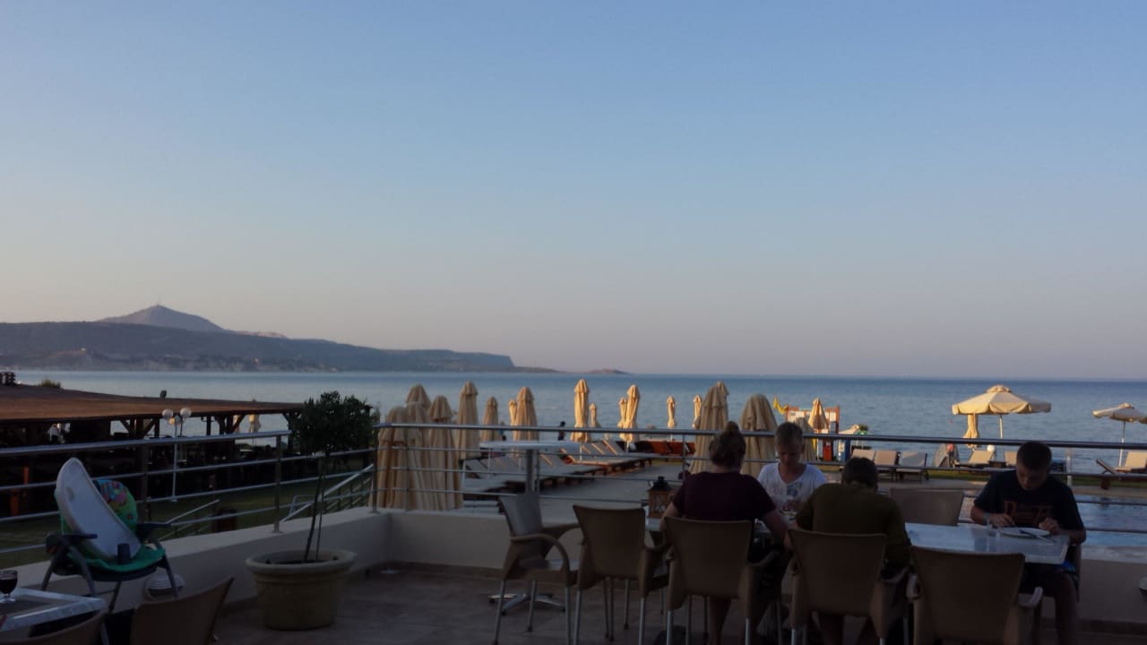 Von der Restaurantterrasse aus. Kiani Beach Resort Family All Inclusive