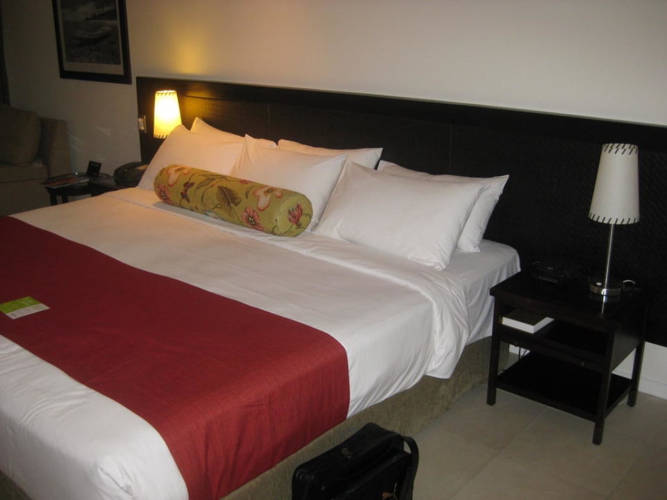 Sauber, geräumige und moderne Zimmer Radisson Resort Hotel Fiji Denarau Island
