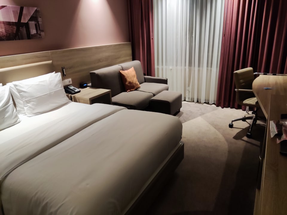 Zimmer Hampton by Hilton Frankfurt City Centre East