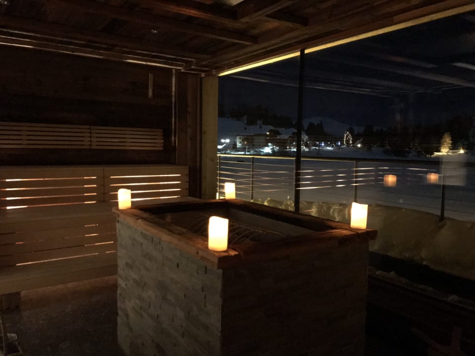 Kurz vor dem abendlichen Sauna-Aufguss  in der Panoramasauna Hotel Hochschober