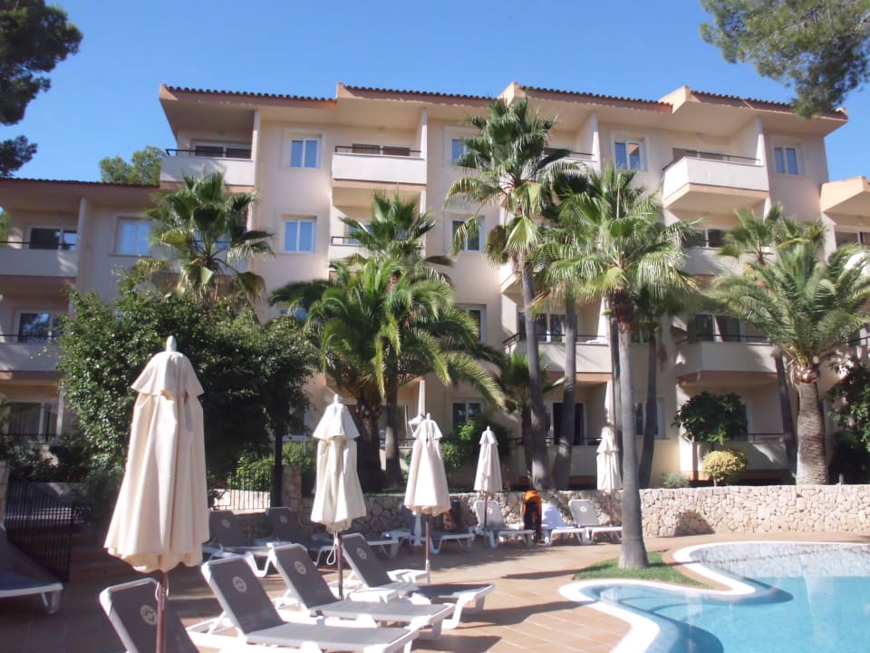 Pool und Nebengebäude Valentin Somni Hotel & Suites