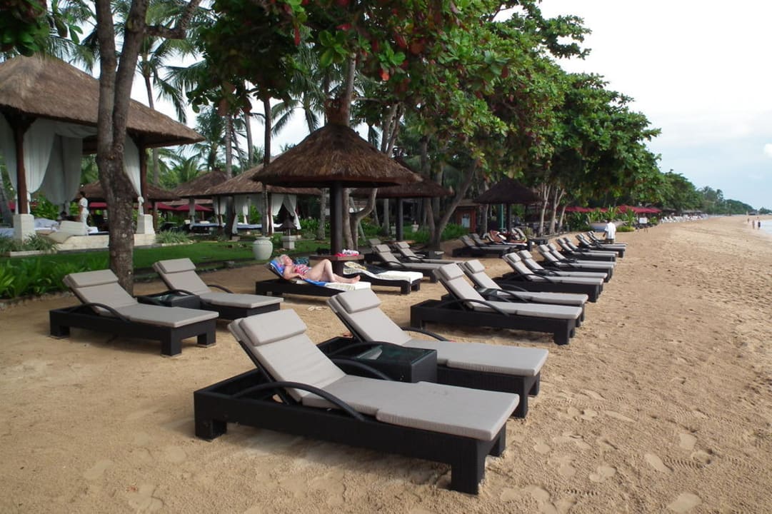 Schöne neue Strandliegen The Laguna A Luxury Collection Resort & Spa