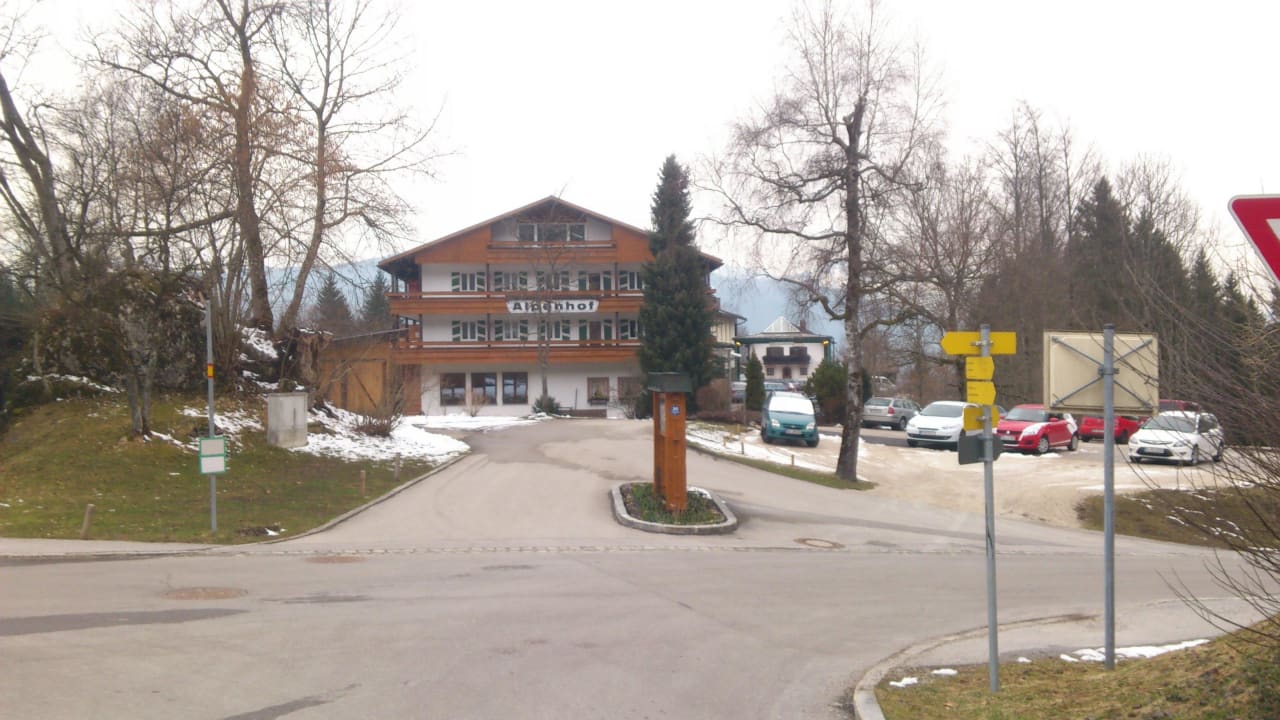 Außenansicht Alm- & Wellnesshotel Alpenhof