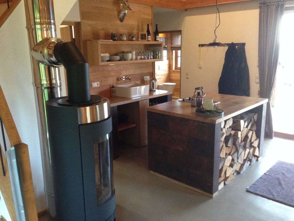 Küchenblock, Kamin, untere Ebene Bergdorf LiebesGrün