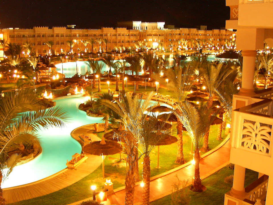 Bei Nacht Pickalbatros Palace Resort