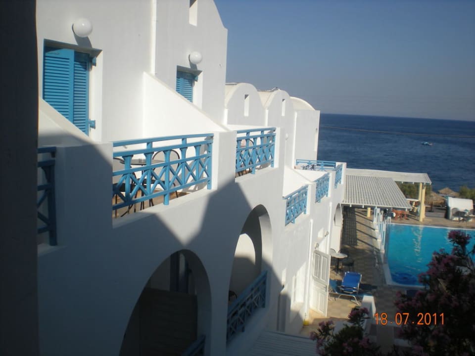 Blick von Haupthausbalkon Hotel Kamari Beach