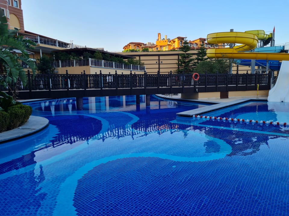 Pool Villa Side Residence