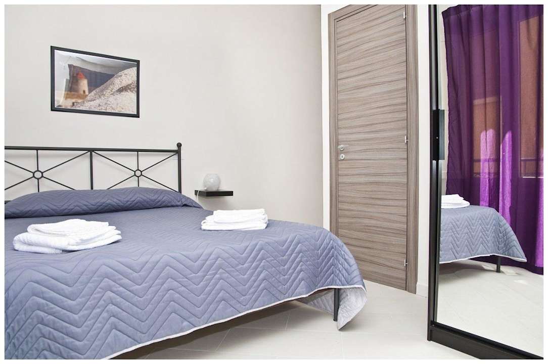 Room Marina Bay Apartments