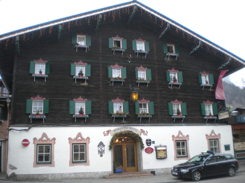 Vorderansicht Strassenseite Romantikhotel Zell Am See