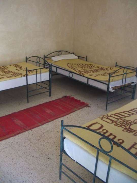 Hotel room with 3 beds Dana Hotel