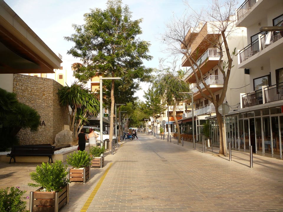 Mit Anrainerstrasse  Hostel Los Alamos