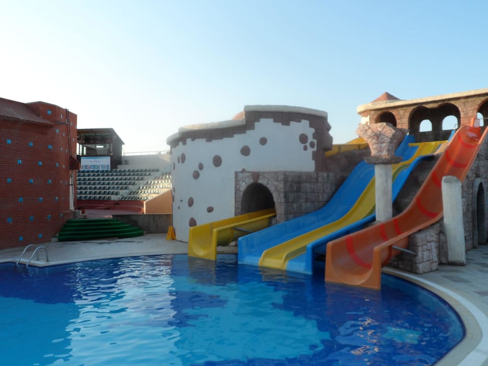 Rutschen und Amphitheater Calimera Serra Palace