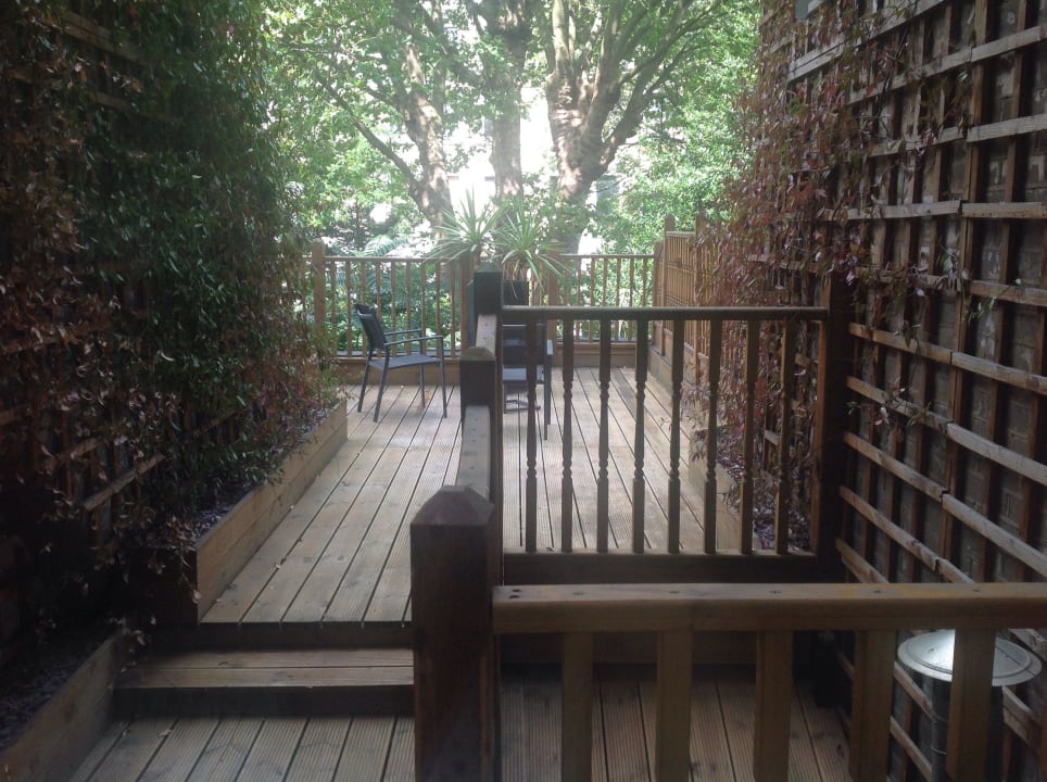 Terrasse zum Garten ibis Styles London Gloucester Road
