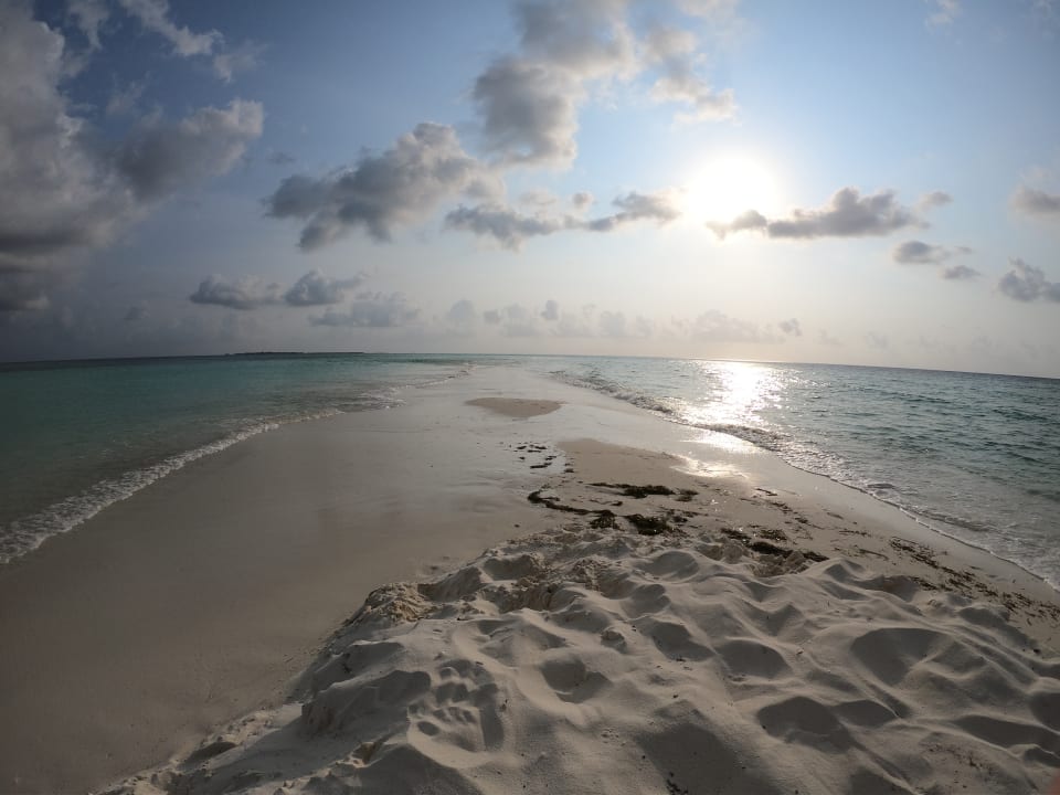 Strand Kuredu Island Resort & Spa