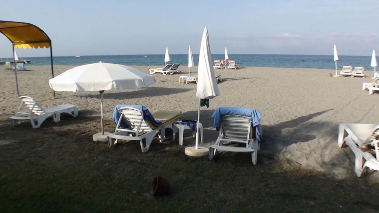 06:45 Uhr schon reserviert  Labranda Alantur Resort