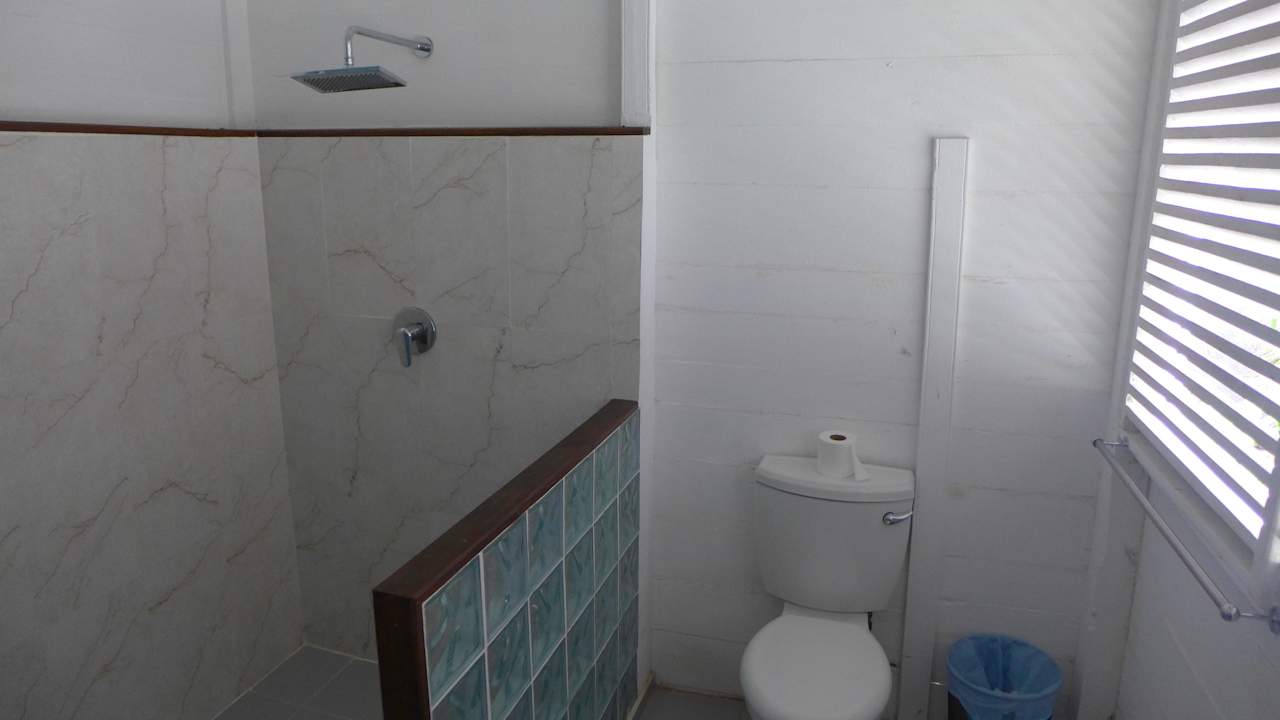 Toilette und Dusche Guesthouse The Beach House