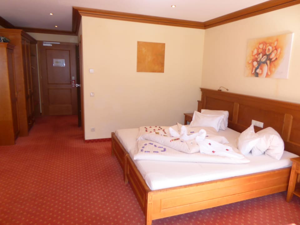 Schönes und grosses Zimmer BergSpa & Hotel Zamangspitze