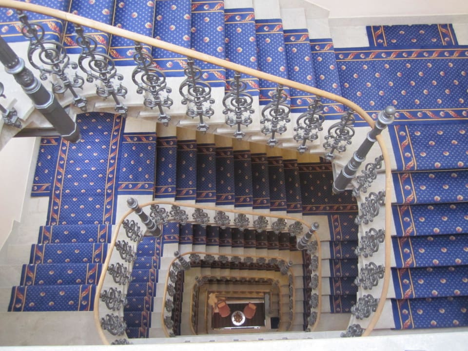 Hotel Treppenhaus Grand Hotel Kronenhof Pontresina