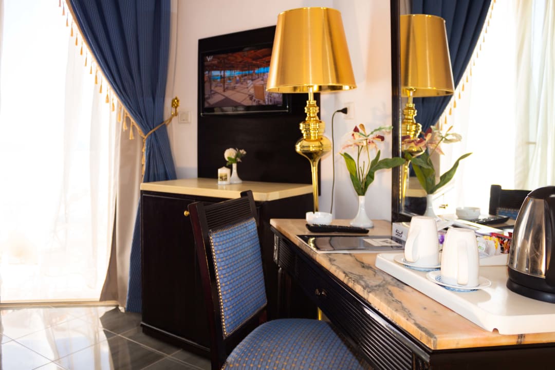 Zimmer White Valley Palace