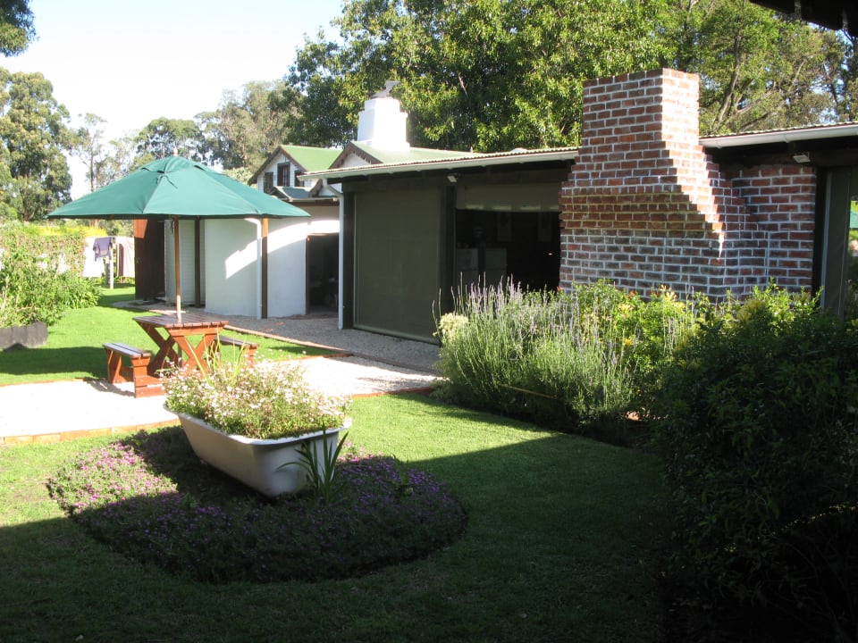 Gartenanlage The Village Lodge