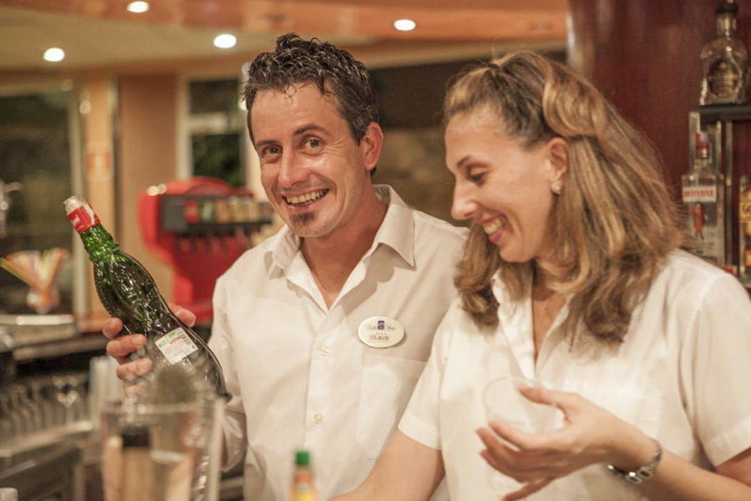 An der Bar Reverence Life  - Adults only