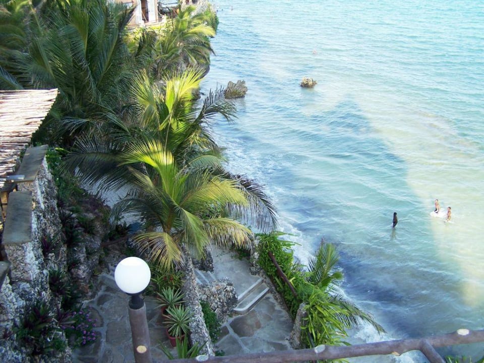 Flut Bahari Beach Hotel