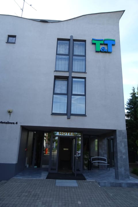 Vorderansicht Hotel T&T