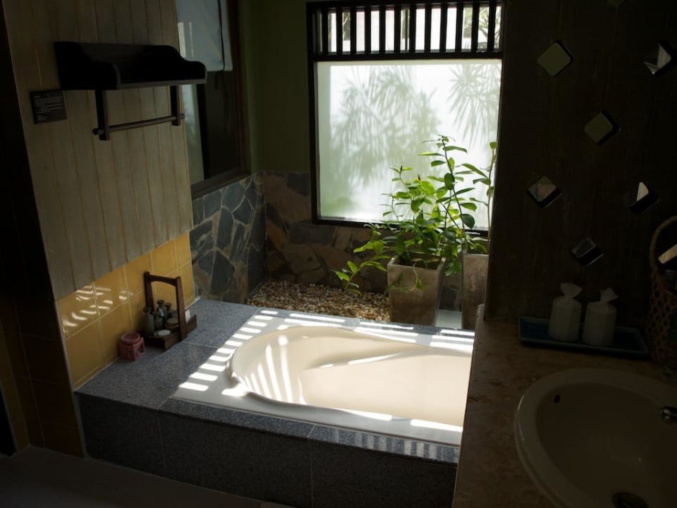 Bad der Deluxe Garden Villa NH Collection Samui Peace Resort