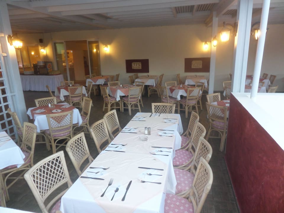 Aussenbereich zum Essen HARPIN Georgioupolis Resort Aquapark & SPA