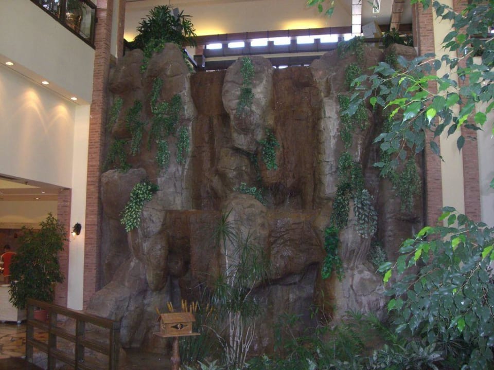 Wasserfall im Lobbybereich Gloria Golf Resort