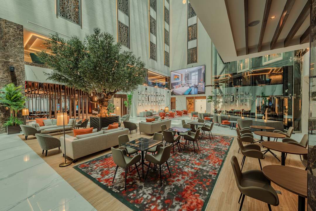 Lobby Millennium Al Masar