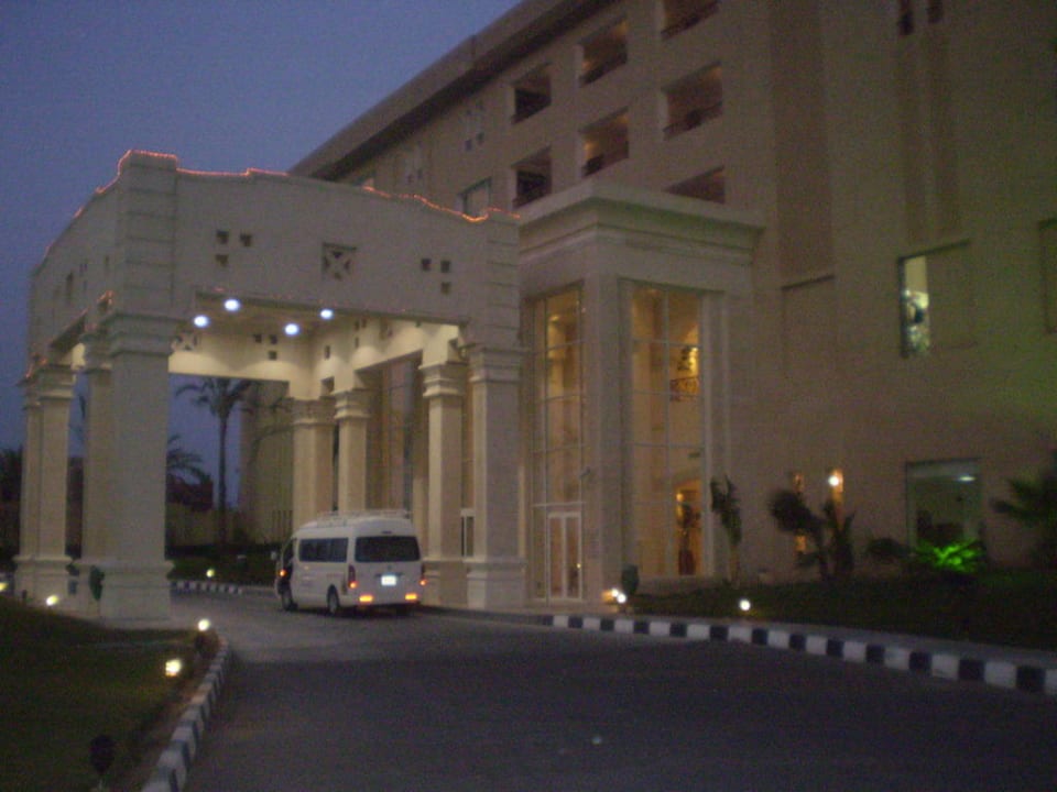 Eingang des Hotels Imperial Shams Abu Soma
