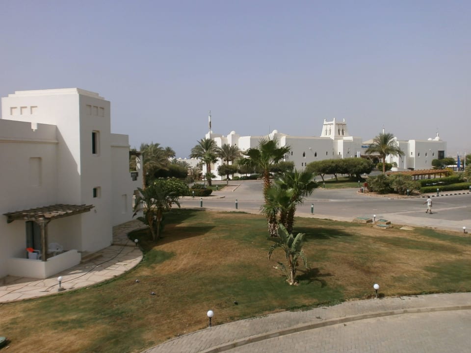 Zum Hoteleingang Sharm Plaza