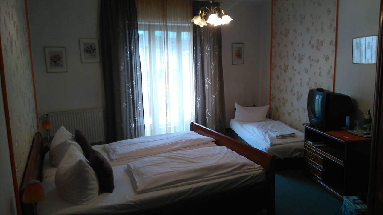 Dreibett-Zimmer SMARTY Cologne Dom Hotel - Boardinghouse