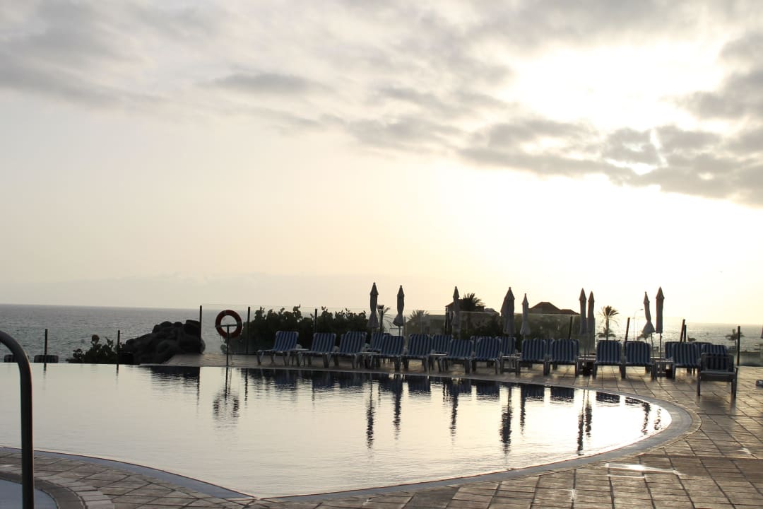 Pool am Abend Bahia Principe Sunlight Costa Adeje