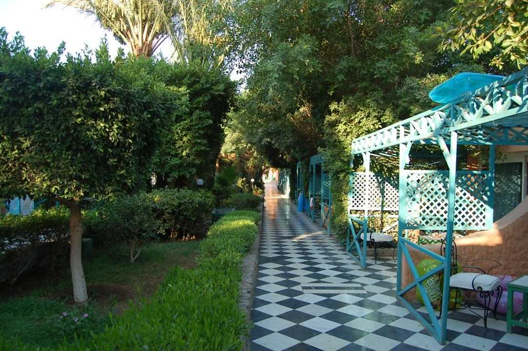 Weg bei den Bungalows Giftun Azur Resort