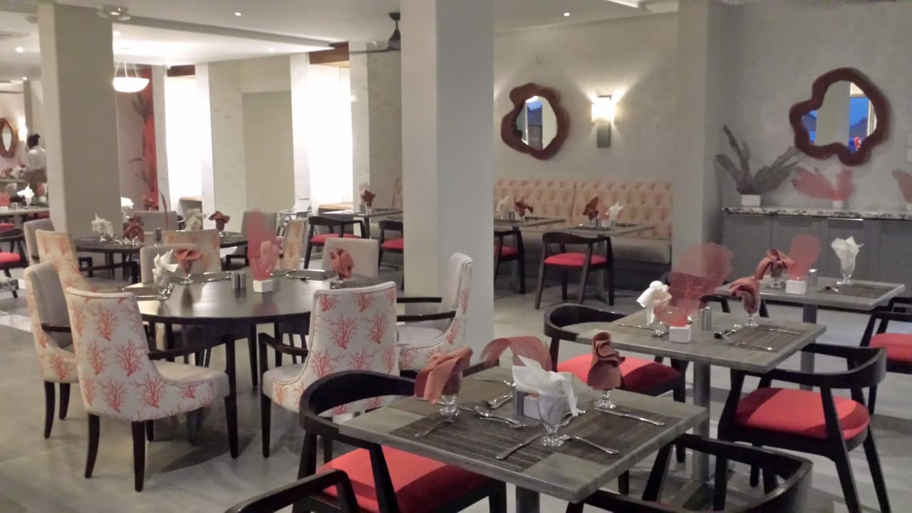 Gastro Sea Breeze Beach House - All Inclusive