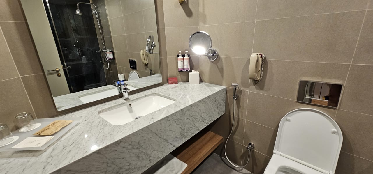 Zimmer Mövenpick Grand Al Bustan Dubai