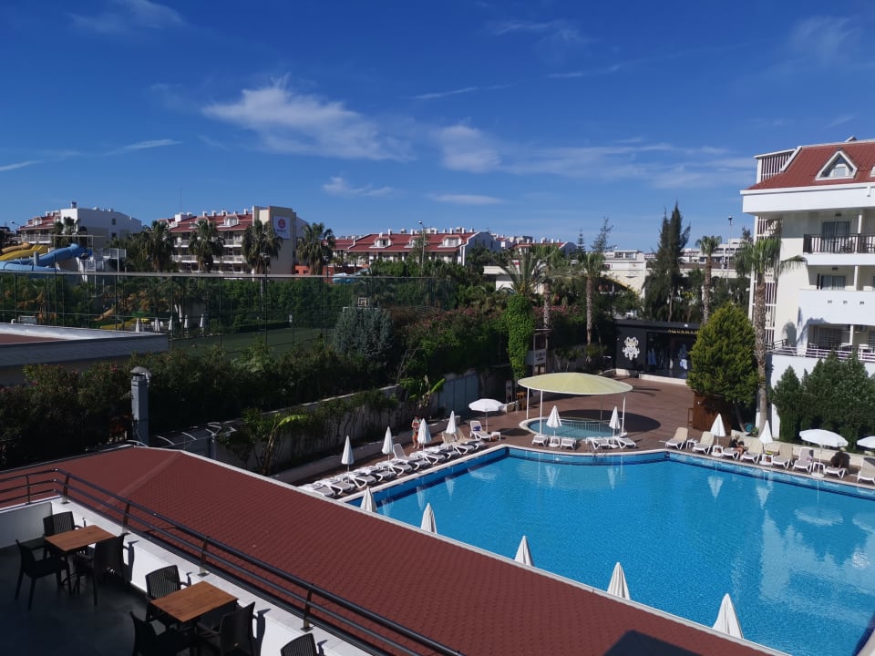 Pool Side Aquamarin Resort & Spa