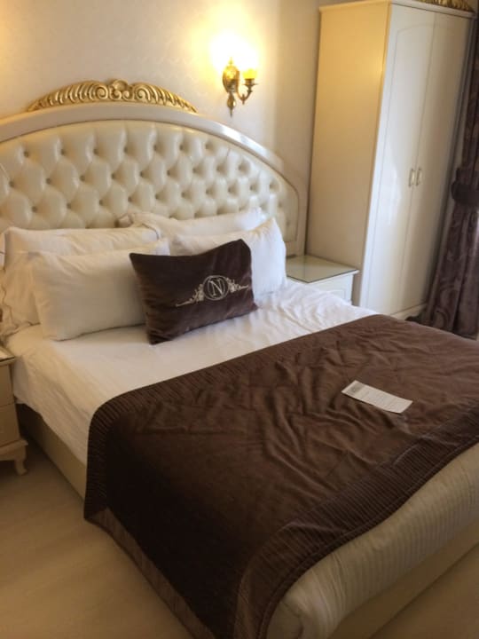 ...bequemes Bett Hotel Nena