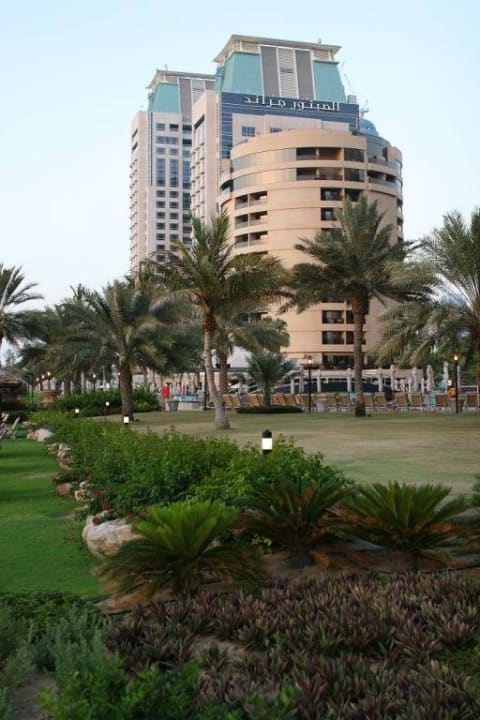 linker Turm des Hotels Le Royal Méridien Beach Resort & Spa Dubai