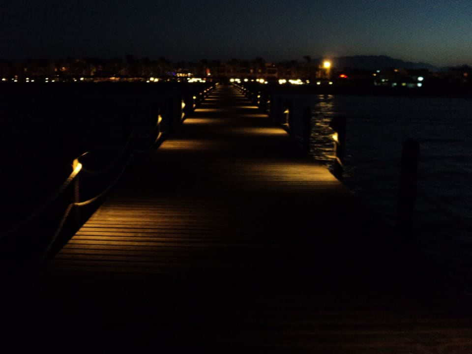 Пирс ночью Stella Garden Resort & Spa, Makadi Bay