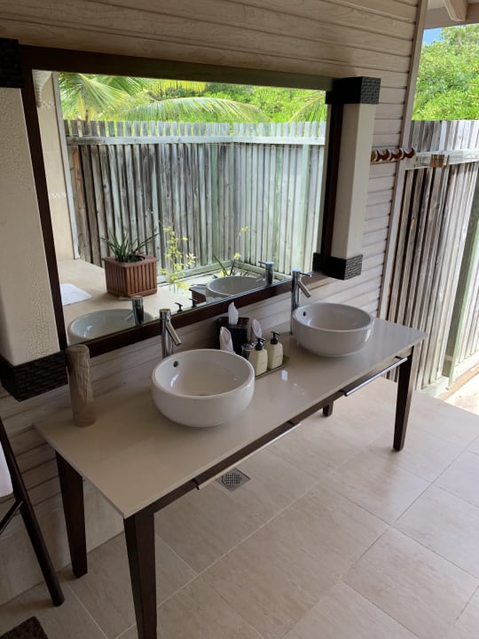 Zimmer Kuredu Island Resort & Spa