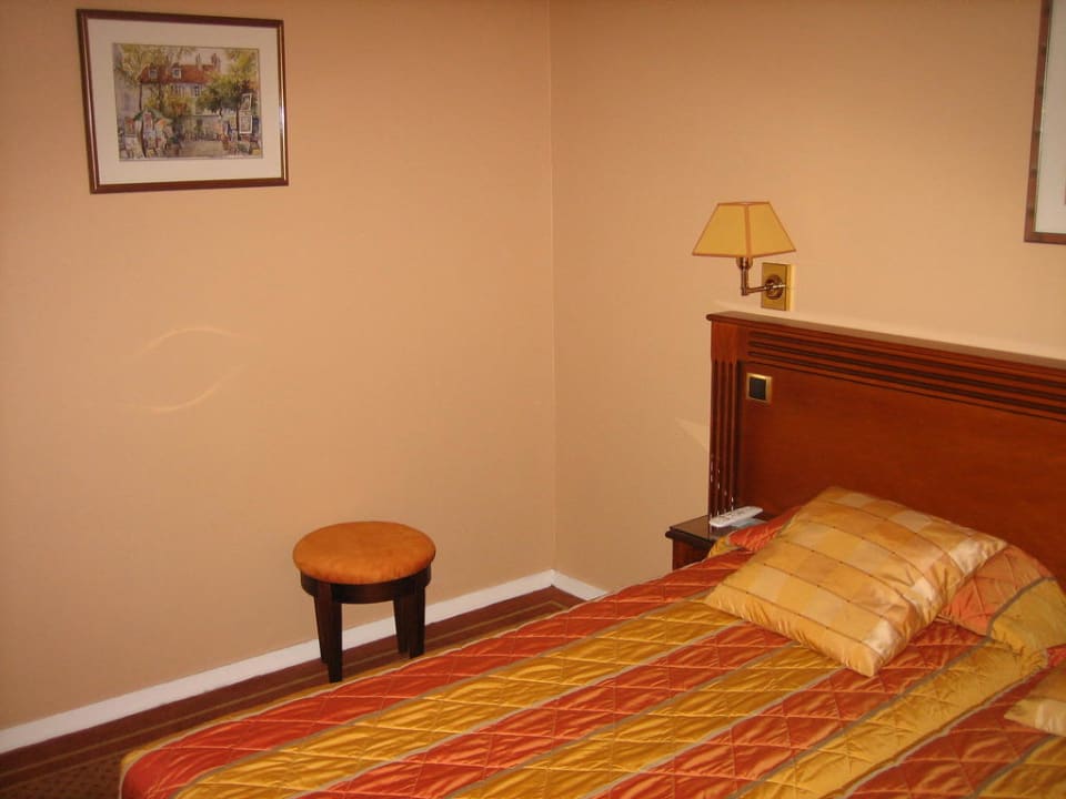 Bett Hotel des Arts Montmatre