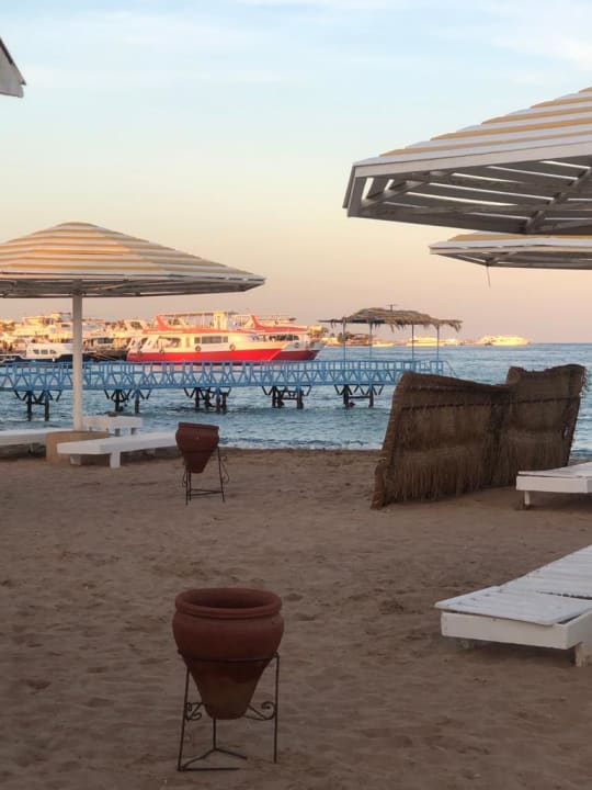 Strand Menaville Safaga